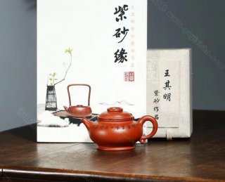 《圈鈕》 《圈鈕》