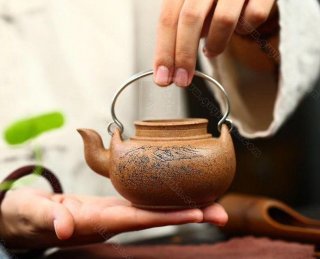 《蛋包提梁》 《蛋包提梁》