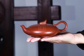 《靈鳥》宜興紫砂壺實力派名家純手工茶壺大紅袍 《靈鳥》宜興紫砂壺實力派名家純手工茶壺大紅袍