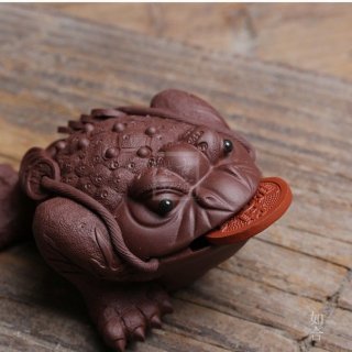 《招財金蟾》宜興紫砂壺手工紫泥紫砂壺茶具 《招財金蟾》宜興紫砂壺手工紫泥紫砂壺茶具