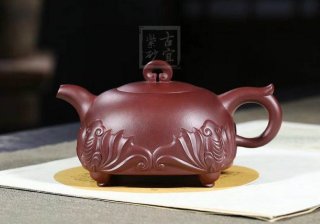 《福臨門》宜興高級(jí)工藝美術(shù)師手工紫砂壺全手工底槽青泡茶壺 《福臨門》宜興高級(jí)工藝美術(shù)師手工紫砂壺全手工底槽青泡茶壺