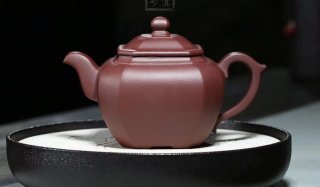 《福臨八方》宜興紫砂壺工藝美術師手工紫泥福緣八方泡茶壺茶具 《福臨八方》宜興紫砂壺工藝美術師手工紫泥福緣八方泡茶壺茶具