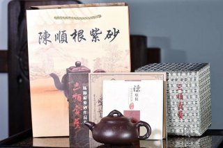 《竹節(jié)石瓢》宜興紫砂壺石瓢高級工藝美術(shù)師手工紅砂紫泥茶壺茶具 《竹節(jié)石瓢》宜興紫砂壺石瓢高級工藝美術(shù)師手工紅砂紫泥茶壺茶具