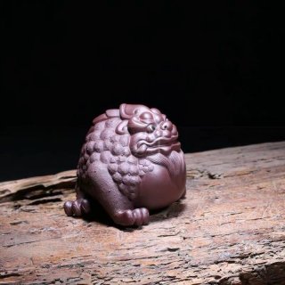 《招財金蟾》宜興紫砂壺茶壺茶具紫泥手工泡茶壺 《招財金蟾》宜興紫砂壺茶壺茶具紫泥手工泡茶壺