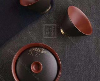 《雙色描金蓋碗》 《雙色描金蓋碗》